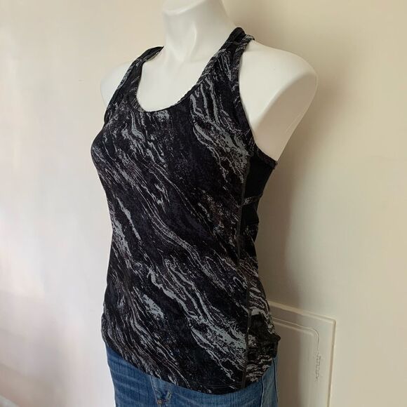 Gap Fit Workout Tank  - Picture 2 of 4